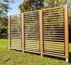Panneau clôture avec cadre avec ventelles mobiles et orientables