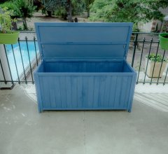 Coffre de rangement, Bois lasuré couleur bleue, 0.50 x 1.30 m, 0.65m²