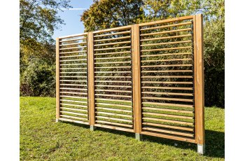 Panneau clôture avec cadre avec ventelles mobiles et orientables