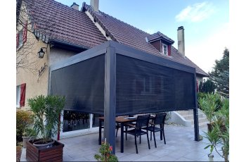 Pergola bioclimatique avec rideau manuel coloris gris pour côté 3 m et rideau manuel coloris gris pour côté 3,60 m, Aluminium gris anthracite, 3.60 x 3.00 m, 10.80m²